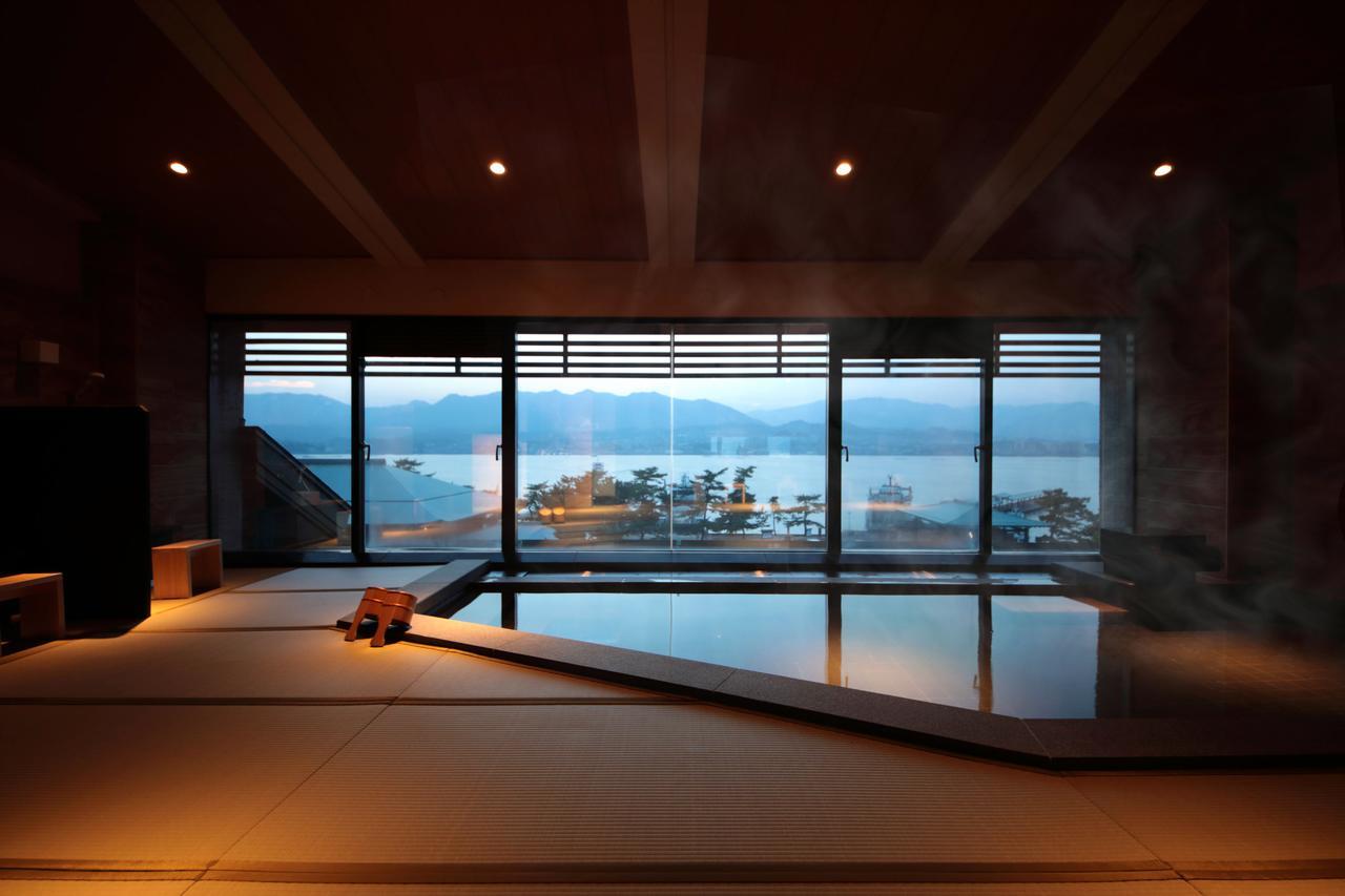 Hotel Miyajima Villa Hatsukaichi Exteriör bild