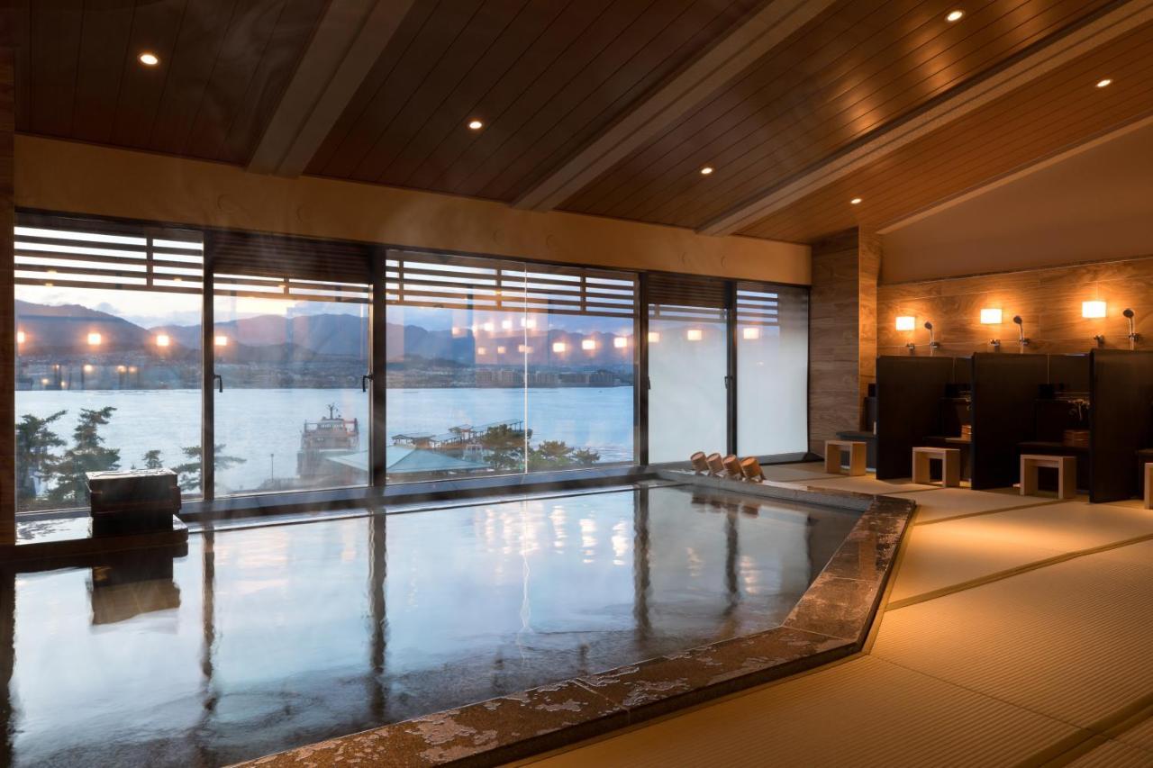 Hotel Miyajima Villa Hatsukaichi Exteriör bild